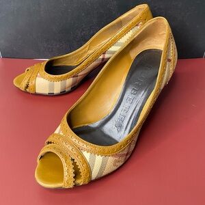 Burberry Tan Peep-Toe Leather Heels with House Check Accents